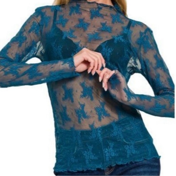 Zenana Outfitters Tops - NEW Zenana Lace Layering Long Sleeve Top in Teal Size S
